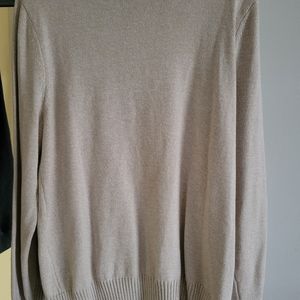 Womens sweater new with tags.